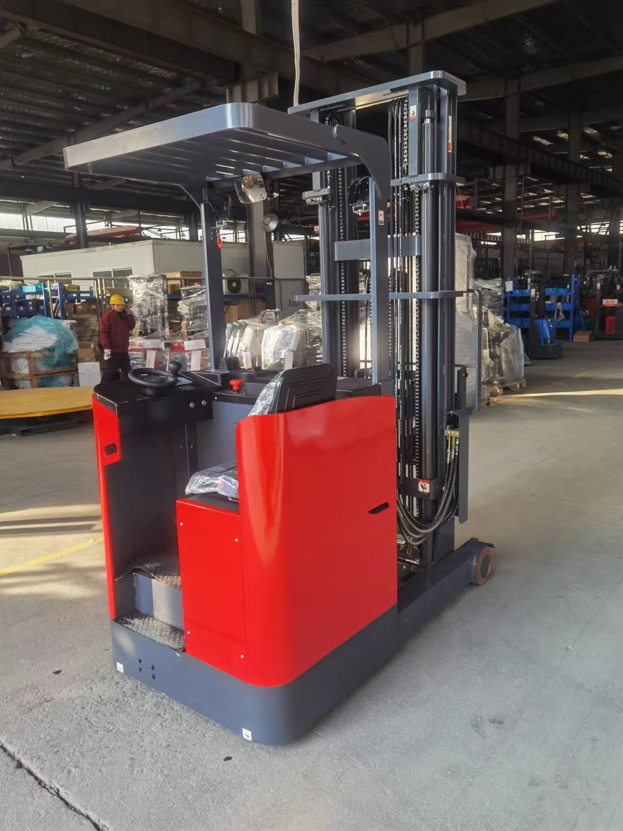 Customized Stand On Type Electric Reach Forklift